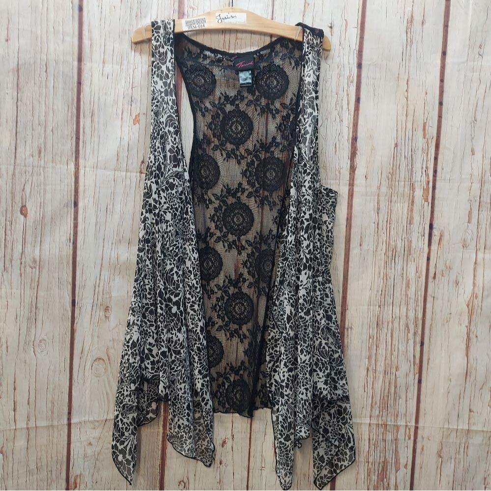 Torrid Waterfall Front Lace Back Sleeveless Vest Top Cover - Picture 15 of 16